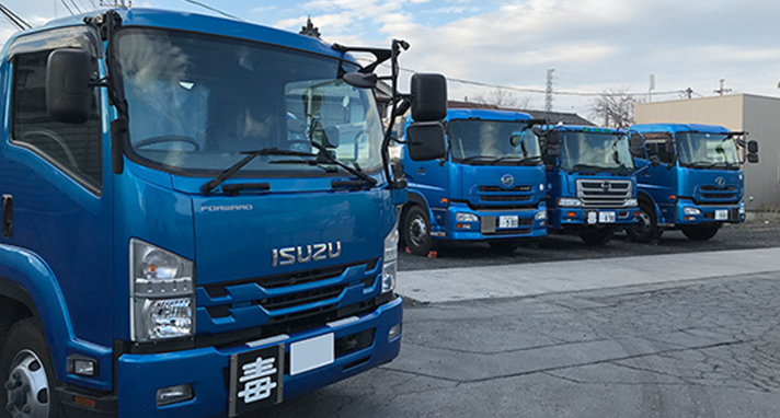 複数の自社車両で近隣エリアへスムーズに配送